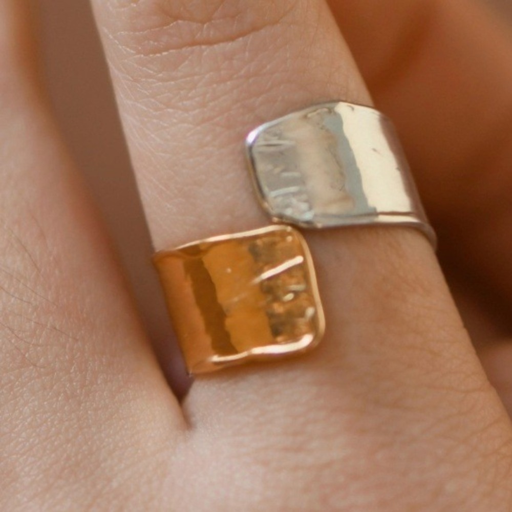 Two Tone Hammered Bypass Ring 18K Gold Plated Stainless Steel Adjustable Wrap
